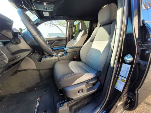 Used 2025 Toyota Tacoma TRD Off-Road image 11