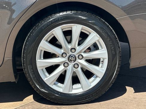 Used 2018 Toyota Camry LE FWD image 29