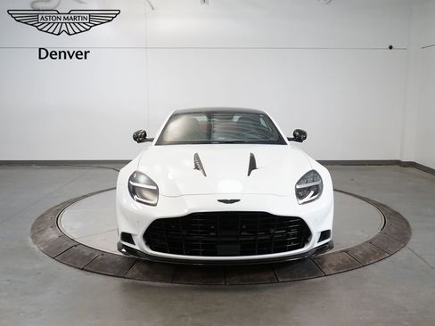 Used 2025 Aston Martin Vanquish image 8