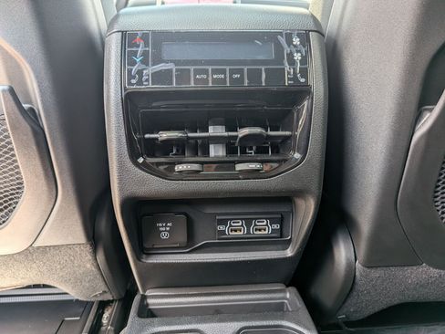 New 2025 Jeep Grand Cherokee L Limited w/ Luxury Tech Group II image 25