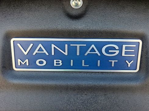 Used 2026 Toyota Sienna LE image 36