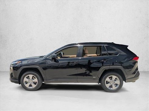 Certified 2025 Toyota RAV4 LE AWD/4WD image 8