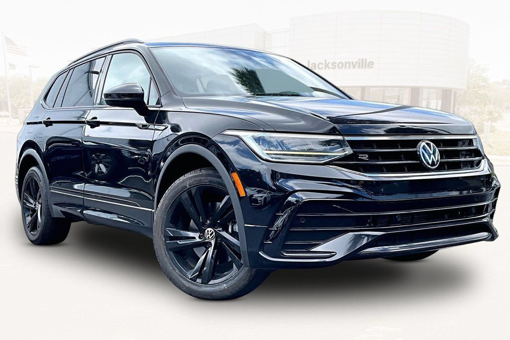 Used 2023 Volkswagen Tiguan SE R-Line FWD image 3