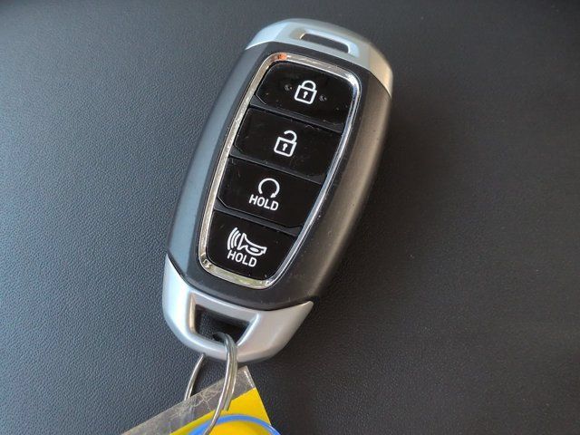 Used 2025 Hyundai Venue SEL FWD image 28