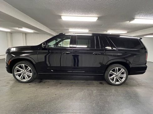 New 2026 Cadillac Escalade ESV Sport w/ Touring Package image 3