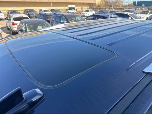 Used 2019 Cadillac Escalade Luxury image 13