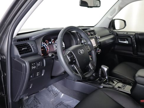 Used 2015 Toyota 4Runner TRD Pro AWD/4WD image 9