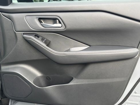 New 2026 Nissan Rogue SV FWD image 32