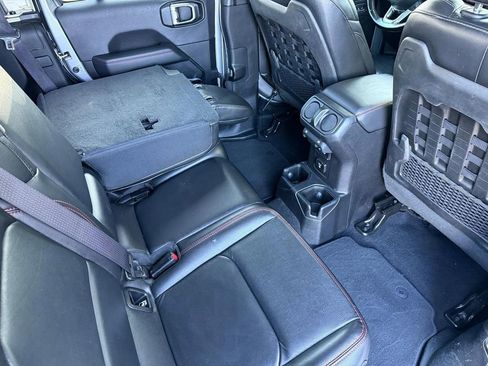 Used 2020 Jeep Gladiator Rubicon w/ Cold Weather Group AWD/4WD image 19
