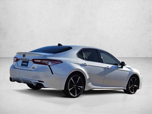 Used 2019 Toyota Camry XSE image 5