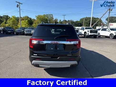 Certified 2023 GMC Acadia SLT w/ Preferred Package image 6