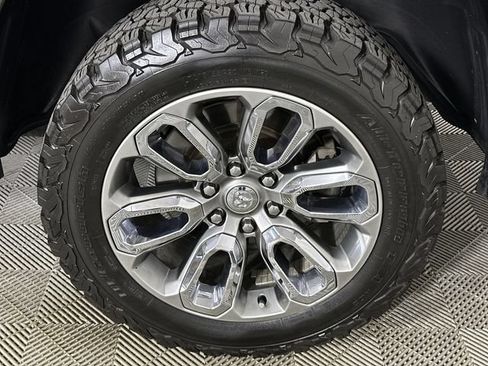 Used 2019 RAM 1500 Laramie AWD/4WD image 34