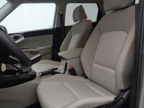 Used 2025 Kia Soul S image 17