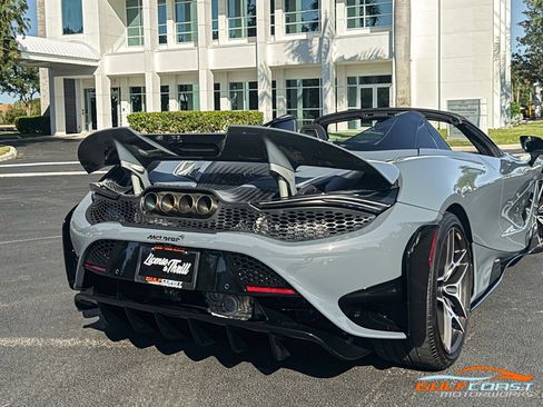 Used 2022 McLaren 765LT image 55