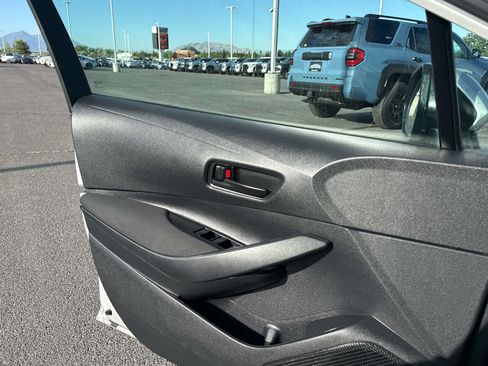 Used 2024 Toyota Corolla LE FWD image 11