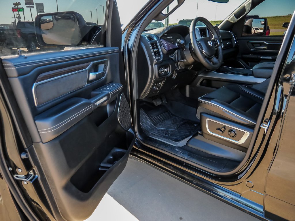 Used 2025 RAM 1500 Laramie w/ Sport Appearance Package AWD/4WD image 33