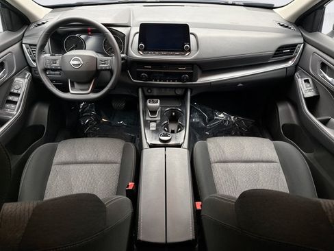 Used 2025 Nissan Rogue SV AWD/4WD image 14