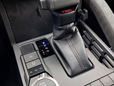 Used 2025 Toyota Tacoma TRD Sport image 31