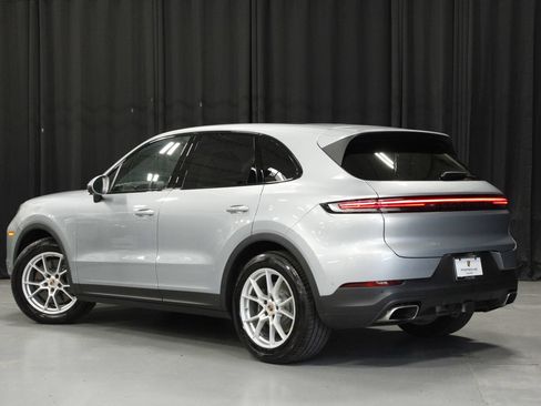 Certified 2025 Porsche Cayenne AWD/4WD image 3