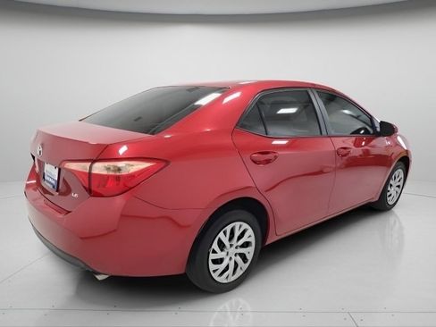 Used 2017 Toyota Corolla LE FWD image 6