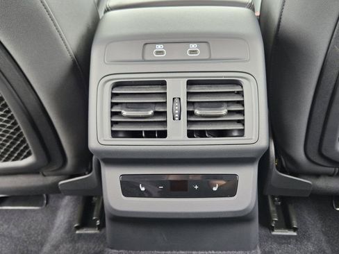 Certified 2025 Audi Q5 Prestige image 38