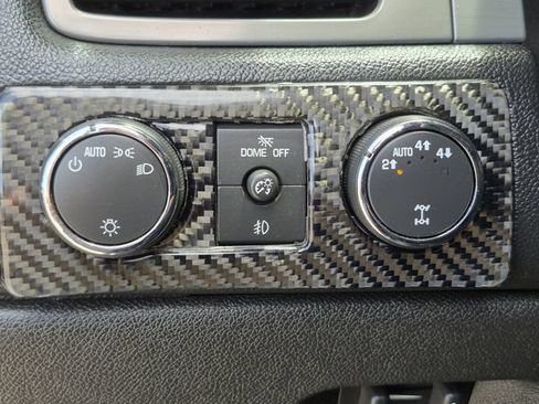 Used 2011 Chevrolet Avalanche LT w/ Suspension Package, Off-Road AWD/4WD image 9