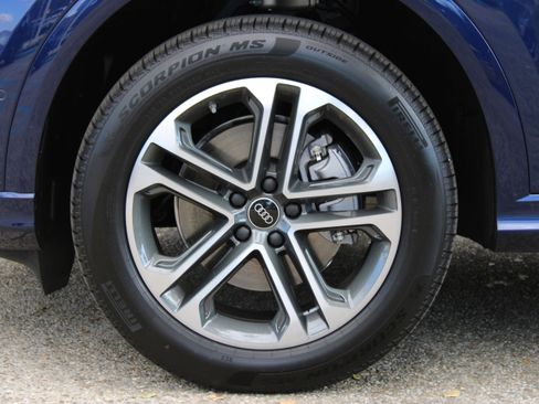 New 2025 Audi Q5 Premium Plus image 11