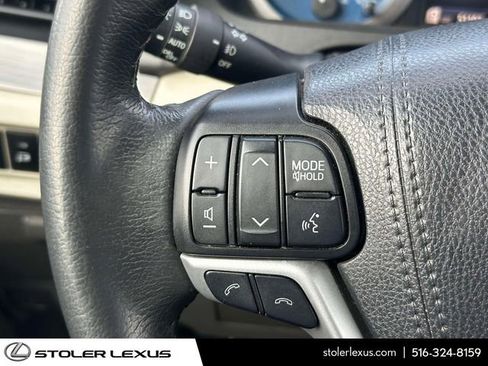 Used 2020 Toyota Sienna XLE image 22