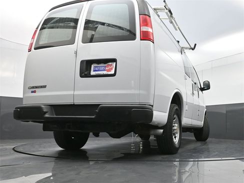Used 2020 Chevrolet Express 2500 w/ Driver Convenience Package image 24