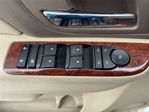 Used 2011 Chevrolet Suburban LTZ image 30