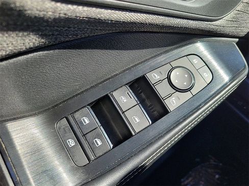 Used 2021 Nissan Rogue SV image 13