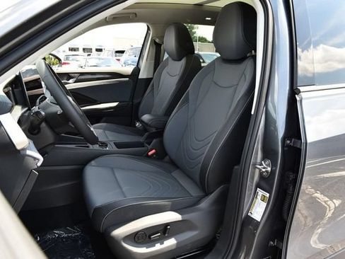 New 2026 Volkswagen Tiguan SE AWD/4WD image 19