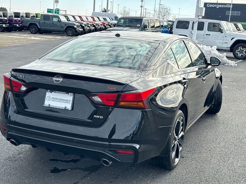 Used 2024 Nissan Altima 2.5 SR image 3