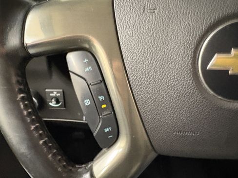 Used 2019 Chevrolet Express 3500 w/ Driver Convenience Package image 32