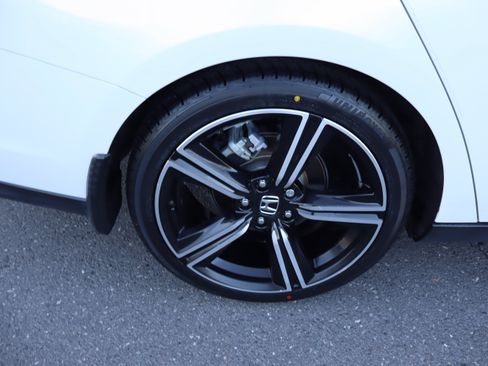 Used 2023 Honda Accord Sport image 38