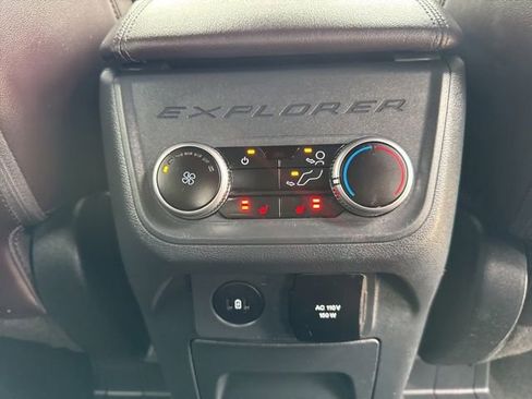 Used 2025 Ford Explorer Platinum w/ LUX Leather Package AWD/4WD image 12