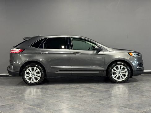 Used 2020 Ford Edge Titanium w/ Equipment Group 301A FWD image 5