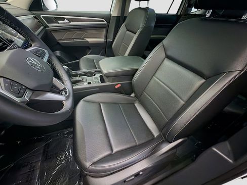 Used 2023 Volkswagen Atlas SE w/ Panoramic Sunroof Package FWD image 11
