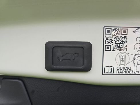 Used 2025 Toyota RAV4 Limited image 12