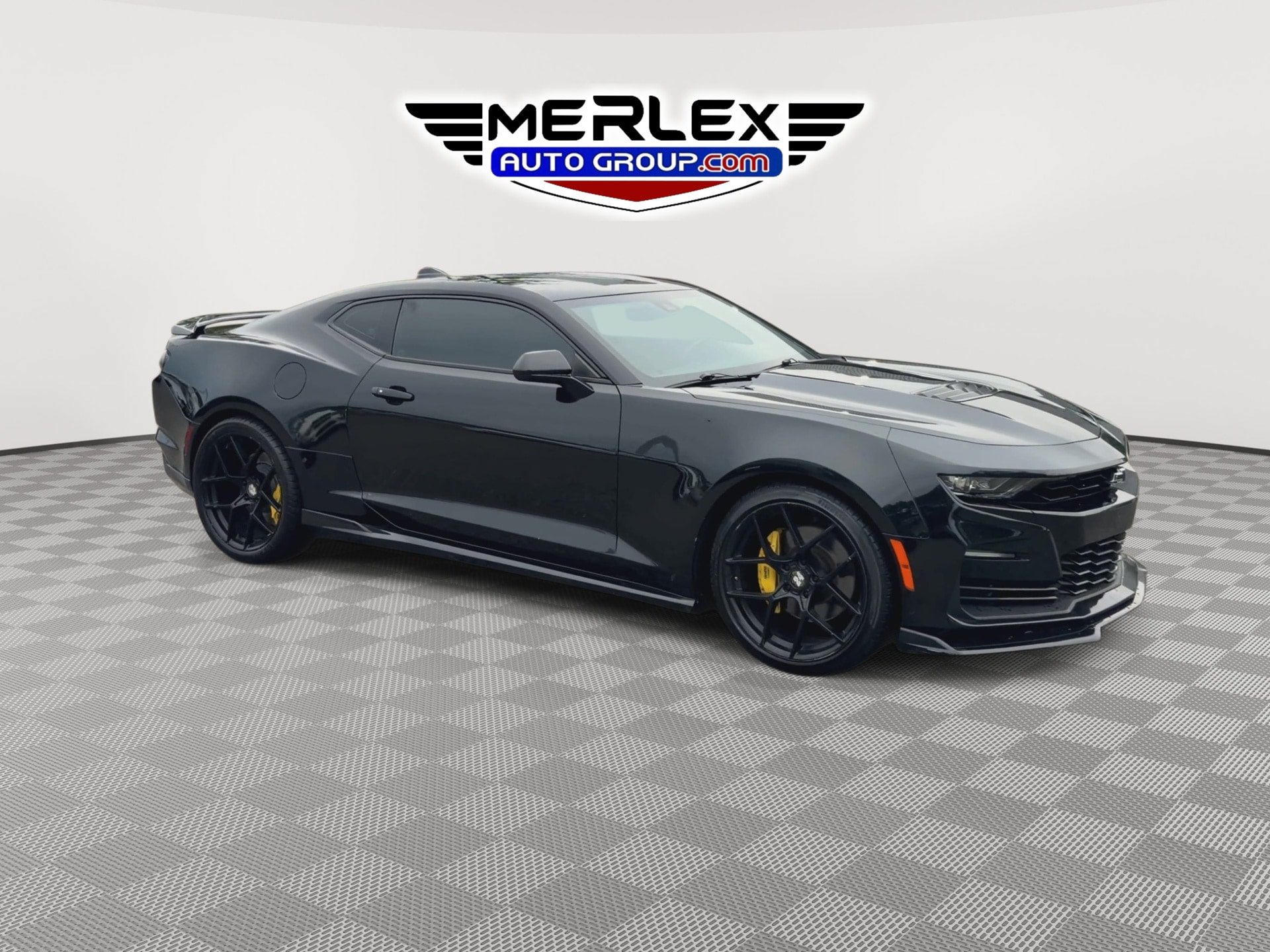 Used 2020 Chevrolet Camaro SS RWD image 2