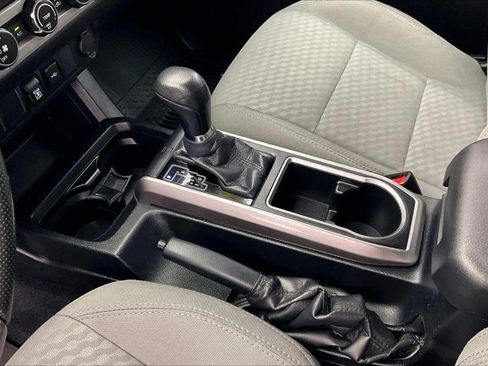 Used 2020 Toyota Tacoma SR5 image 17