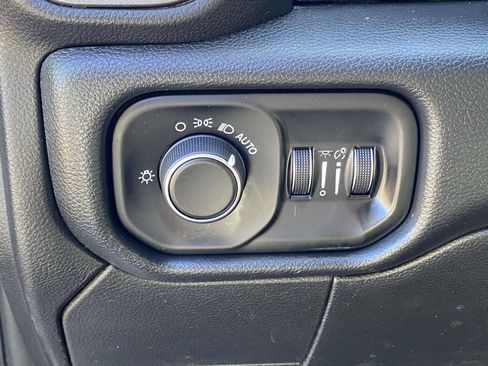 Used 2019 RAM 3500 Tradesman w/ Chrome Appearance Group AWD/4WD image 18