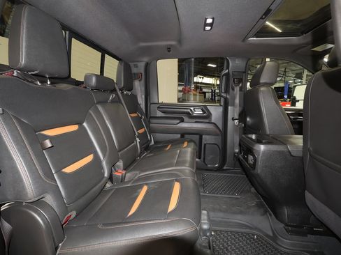 Used 2024 GMC Sierra 2500 AT4 w/ AT4 Premium Plus Package AWD/4WD image 26