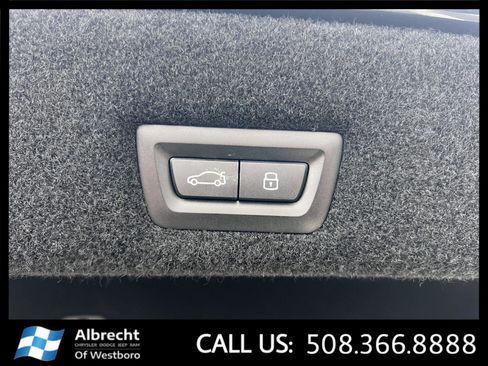 Used 2024 BMW 740i xDrive image 17