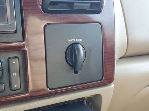 Used 2006 Ford F250 Lariat image 26