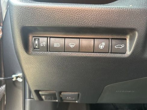 Used 2022 Toyota RAV4 XLE Premium AWD/4WD image 21