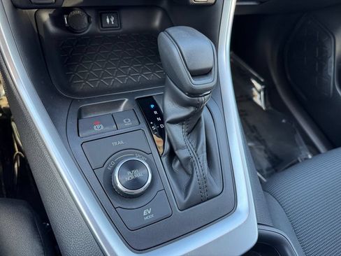 Certified 2019 Toyota RAV4 LE AWD/4WD image 25