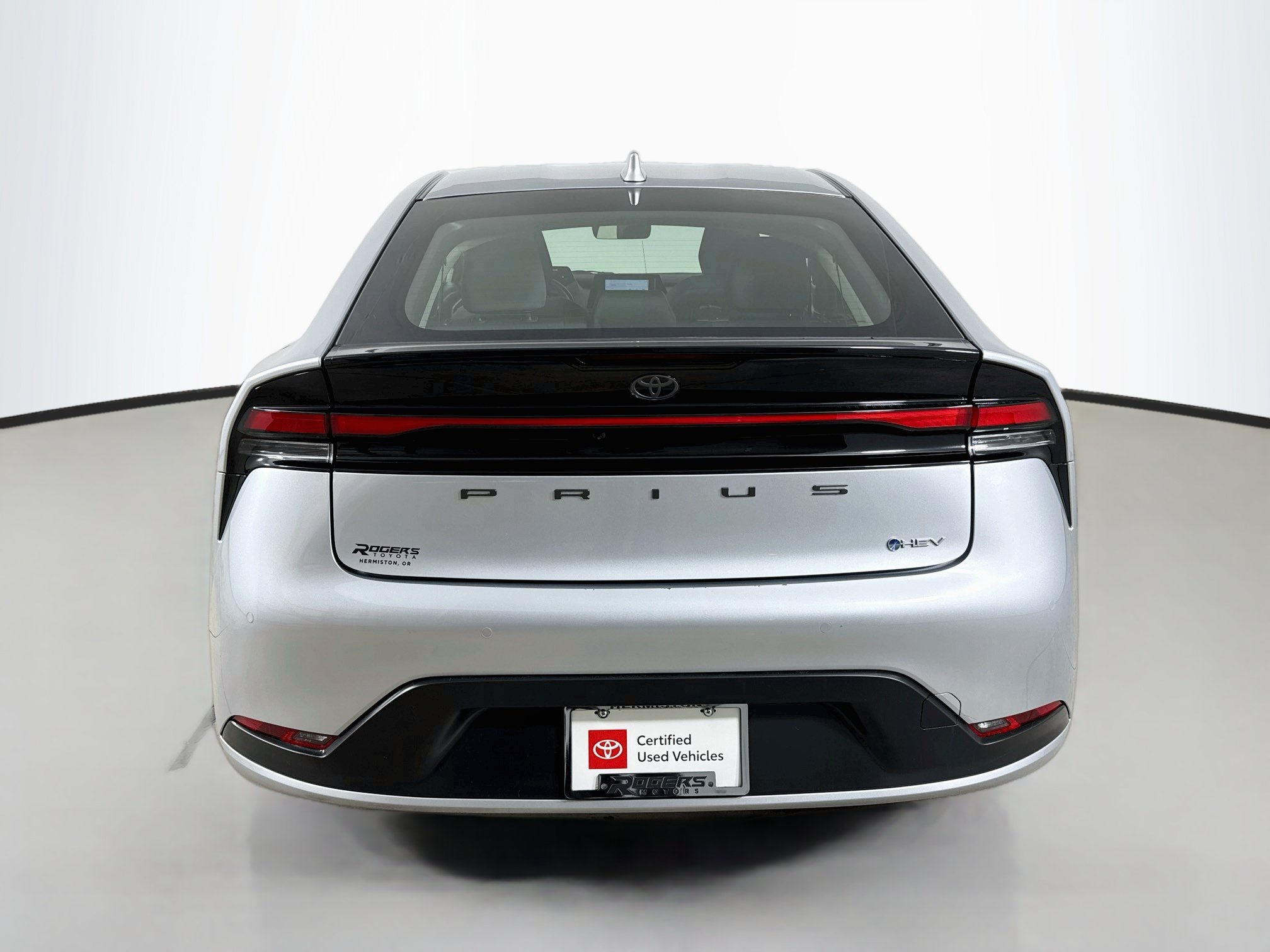 Certified 2025 Toyota Prius LE FWD image 7
