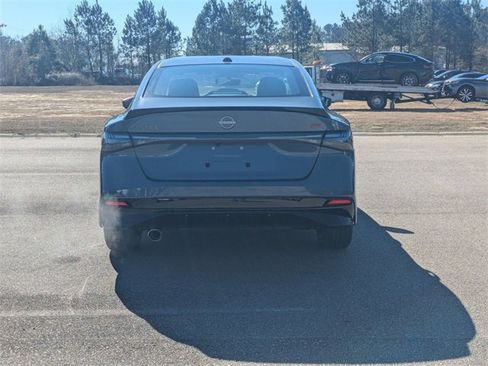 New 2026 Nissan Sentra SR w/ SR Premium Package image 4