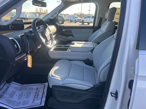 New 2025 Ford Expedition Max Platinum w/ Platinum Ultimate Package image 11